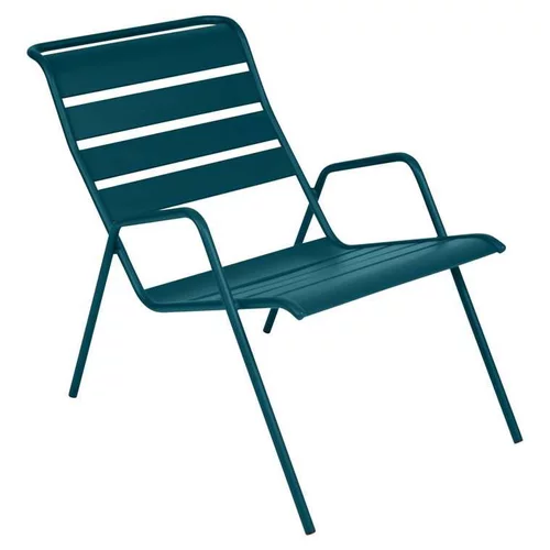 Pour mieux profiter de l’extérieur:Fauteuil bas coloris bleu acapulco Monceau Fermob - 73 cm