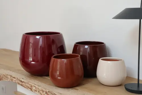 Le choix pour l’extérieur：Pot rond en terre émaillée coloris cerise Les Poteries d'Albi Cancale - Ø 21 x H 21 cm