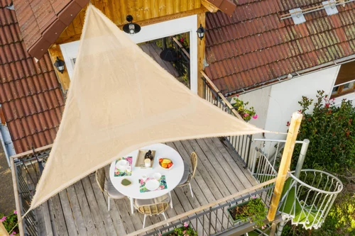 Pensé pour le jardin:Voile triangulaire en toile de jute marron Jardiline - 3,6 m