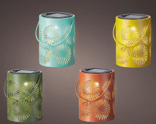 Une idée maline pour le jardin:Lanterne solaire cylindrique à LED blanc chaud en fer - Ø 8,5 x H 11,5 cm