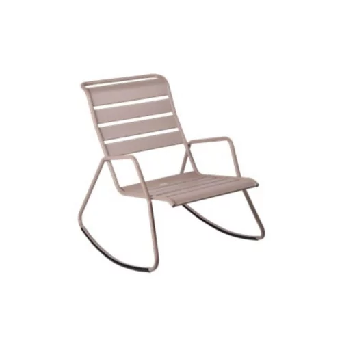 Un choix pratique pour le jardin:Fauteuil rocking chair coloris muscade Monceau Fermob - 72 cm