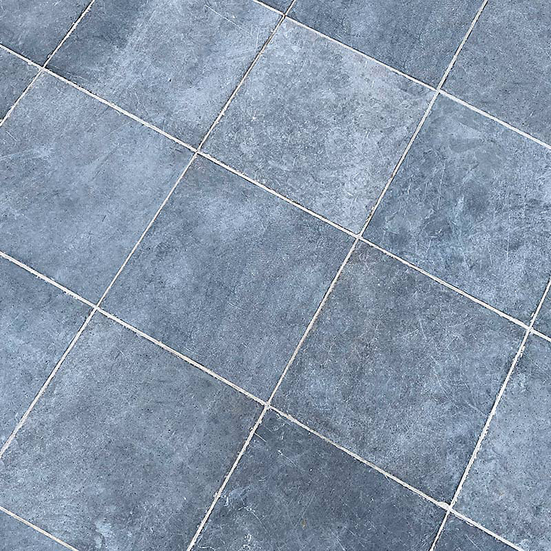 Dallage Pierre bleue Vietnam – patiné, PIERRE ET PARQUET, 30 × 30 x ép. 2, 5 cm