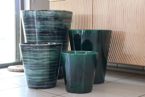 Pour vos envies de jardin：Pot en terre cuite émaillée vert Jade Les Poteries d’Albi Sydney - Ø 25 x H 29 cm