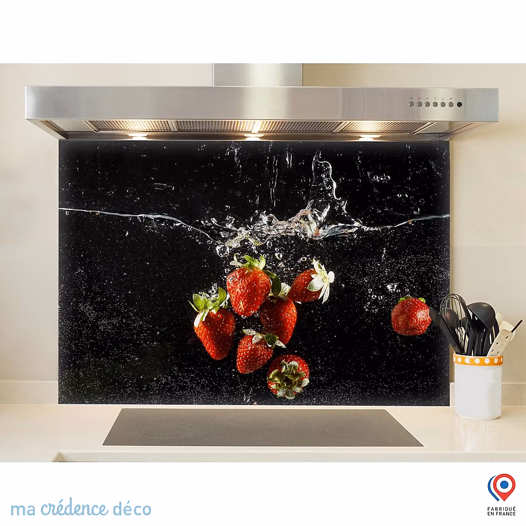 Crédence cuisine fond de hotte Bain de fraises – Verre trempé, L 70 cm x H 60 cm, MaCrédenceDéco