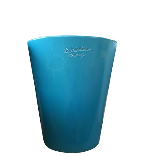 Jardin inspiration：Pot Mazagran bleu turquoise en terre cuite émaillée H 46 X Ø 38 cm