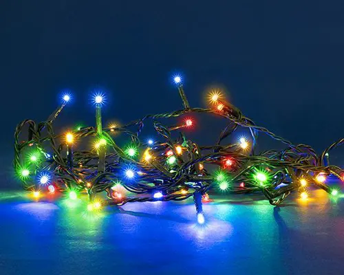 Côté végétal:Guirlande lumineuse à 200 LED RGB sur câble vert Flicker Light® Compact - 5 m