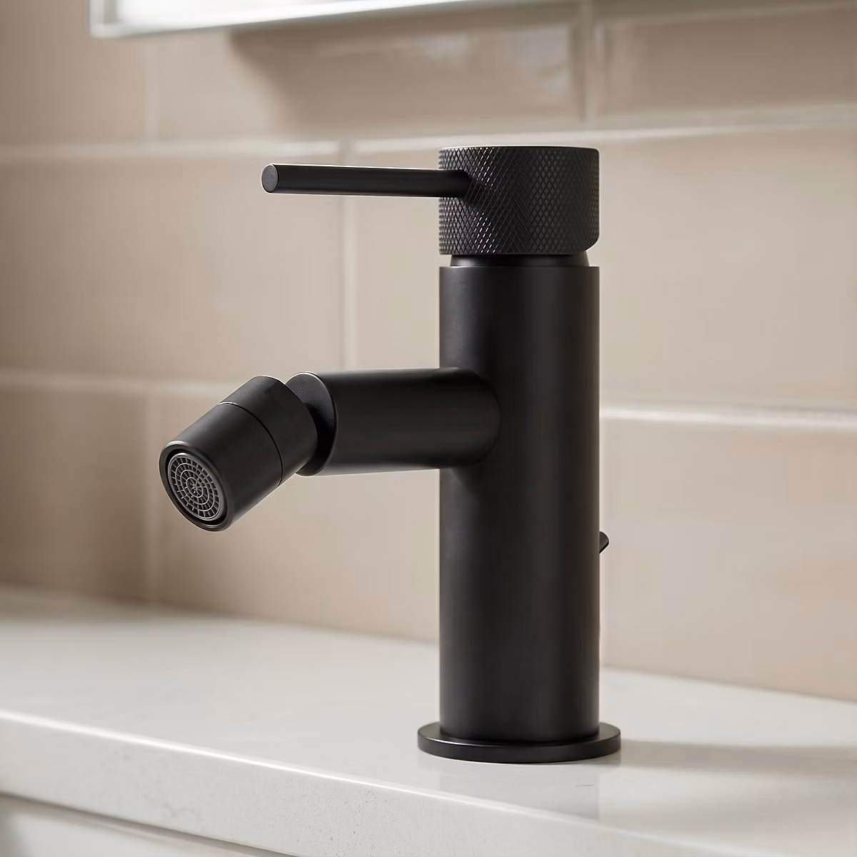 Mitigeur de bidet monotrou avec mousseur orientable – noir mat, GoodHome Owens