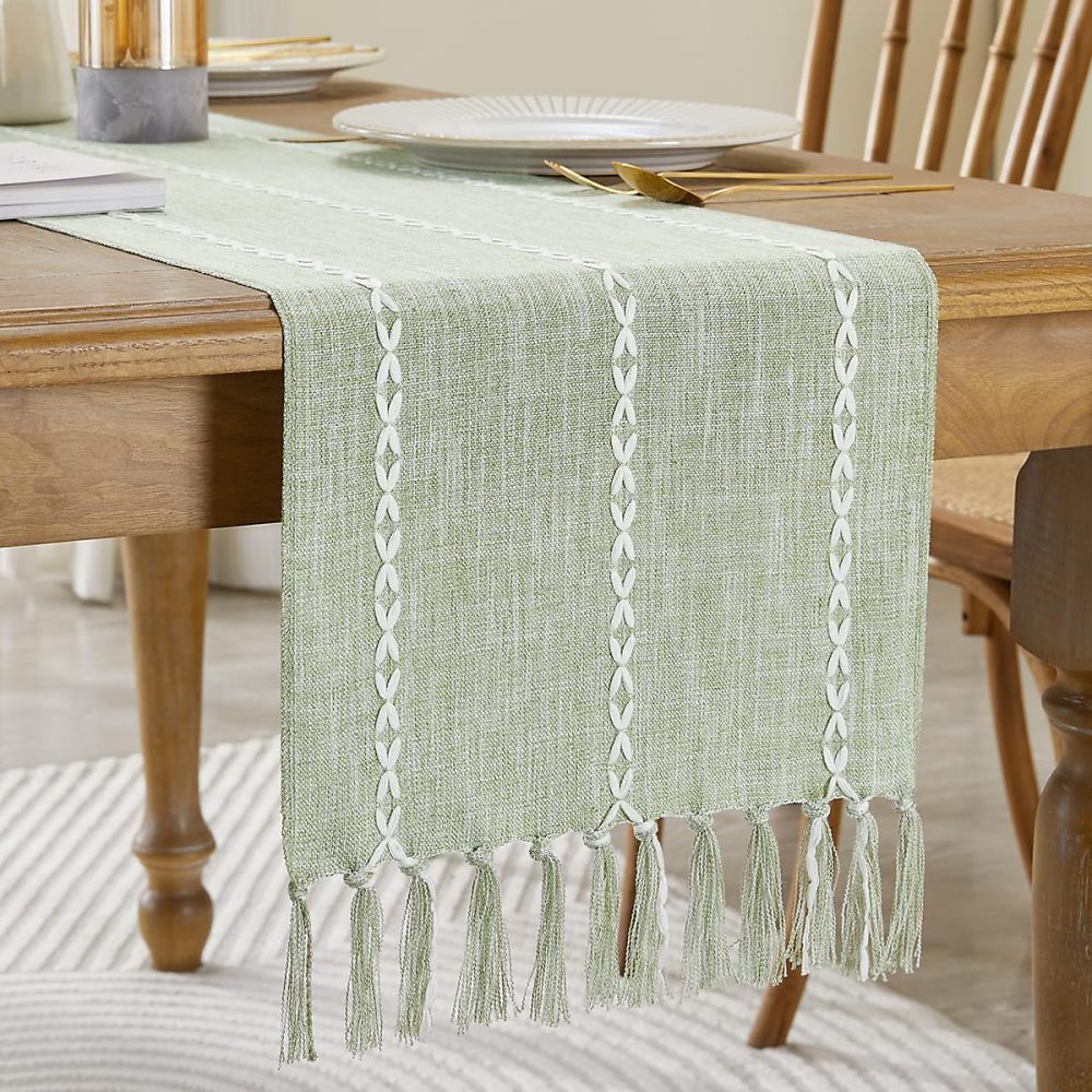 Chemin de table bohème 33 × 275 cm sauge du désert